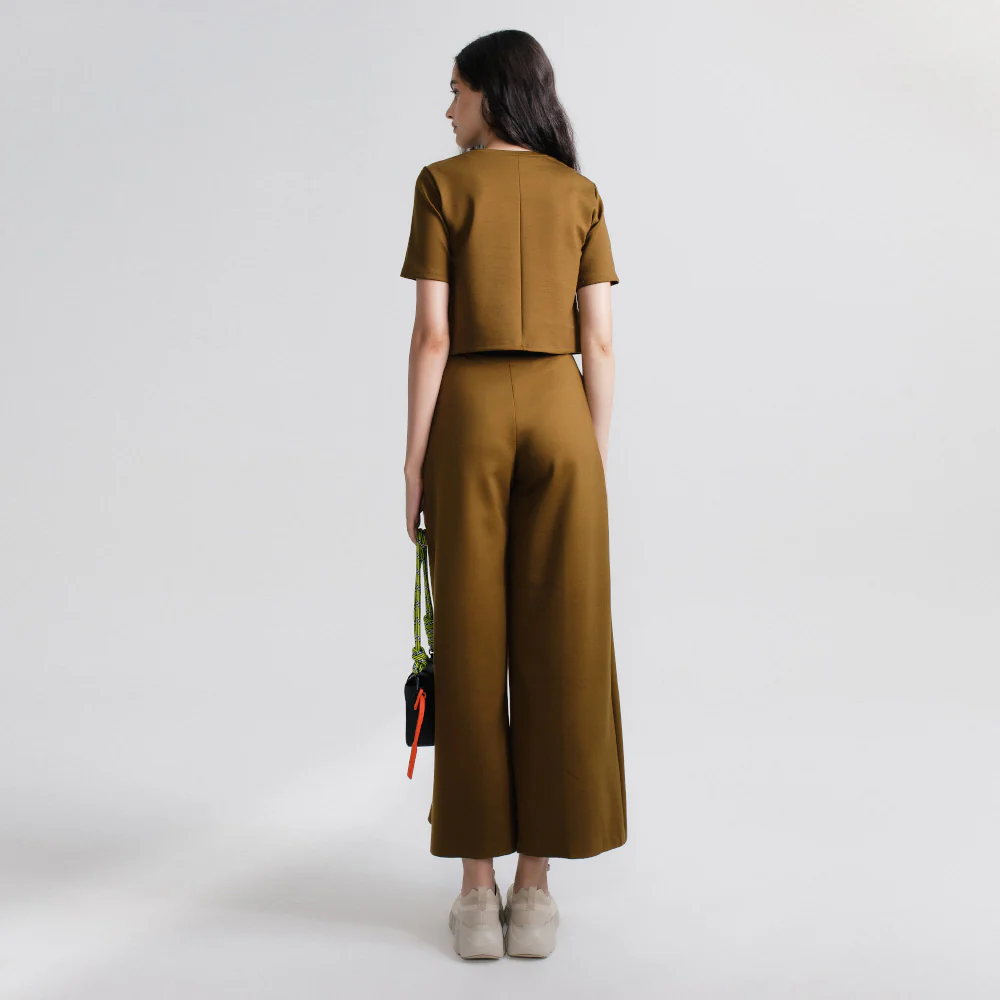 Boxy Cropped - Image 10