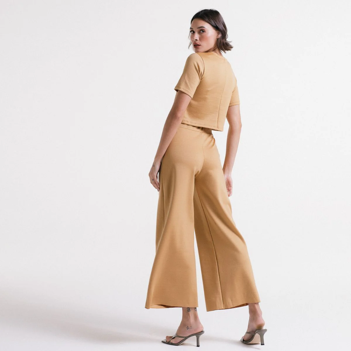 Boxy Cropped - Image 18