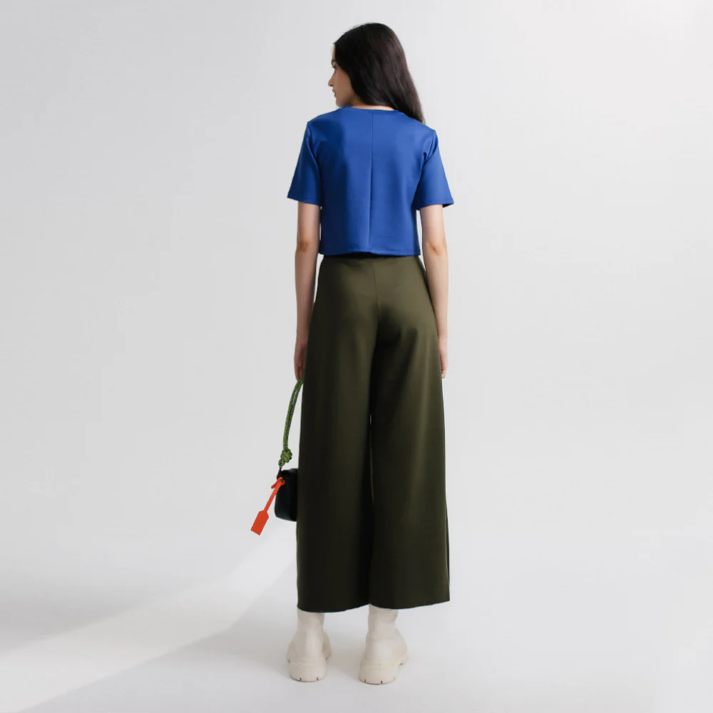 Boxy Cropped - Image 23