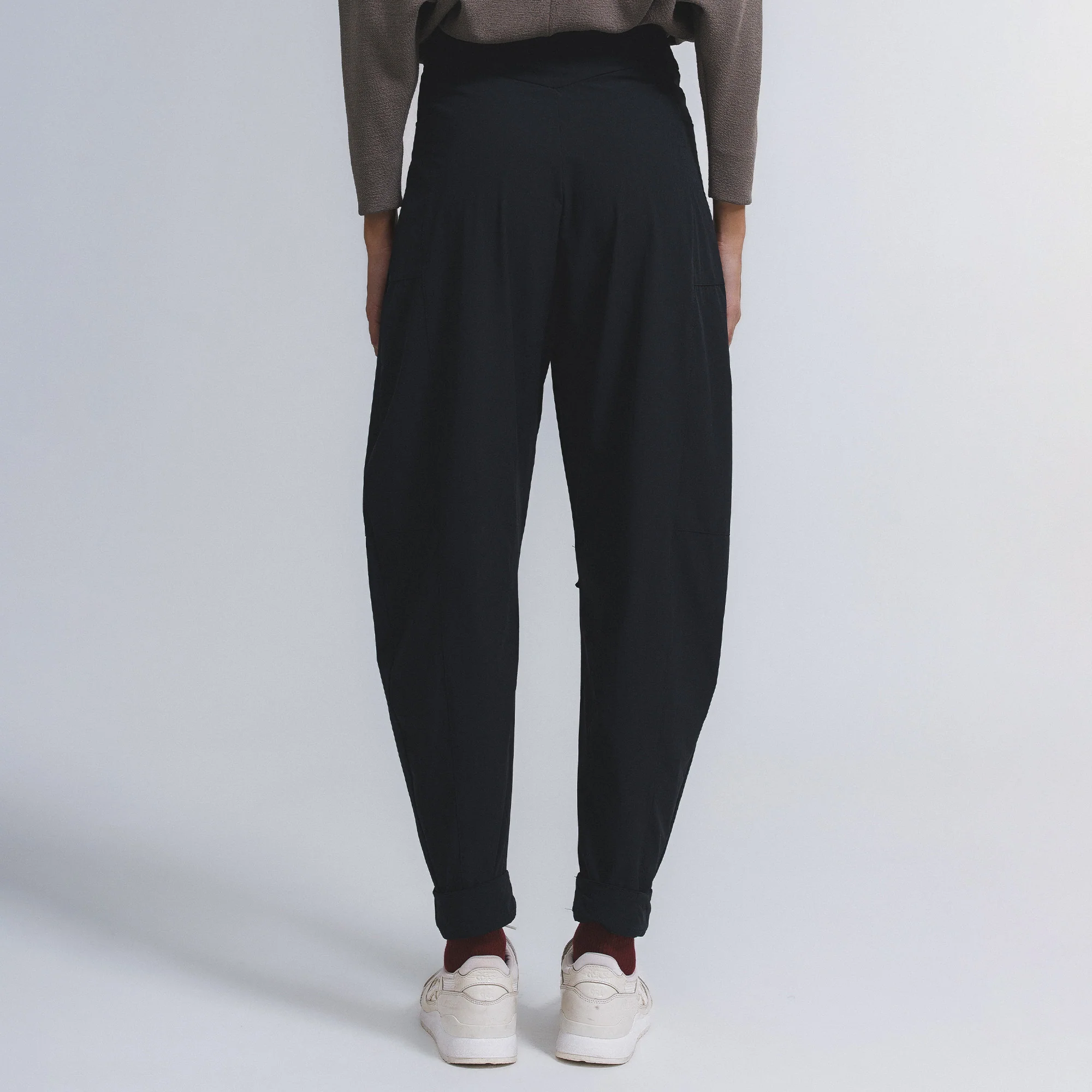 Futureform Pants Women - Image 10