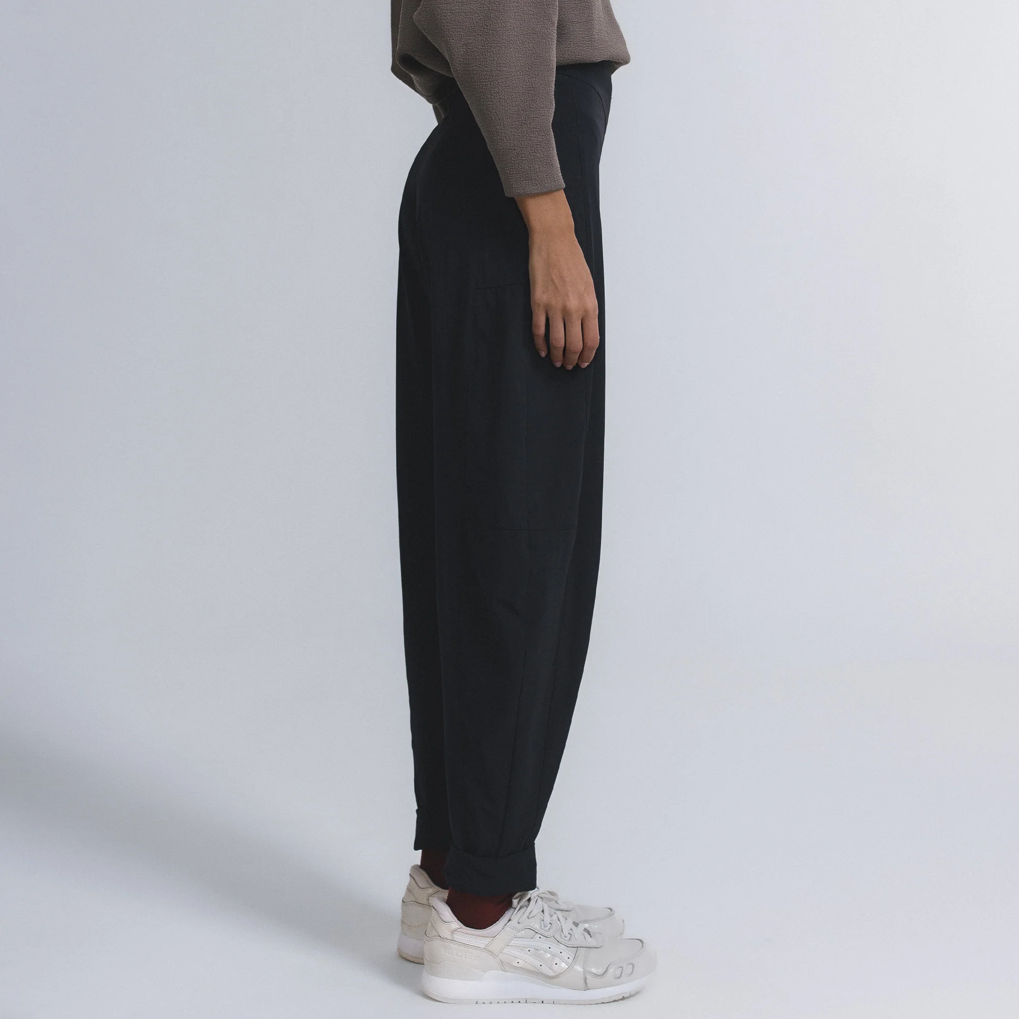 Futureform Pants Women - Image 11