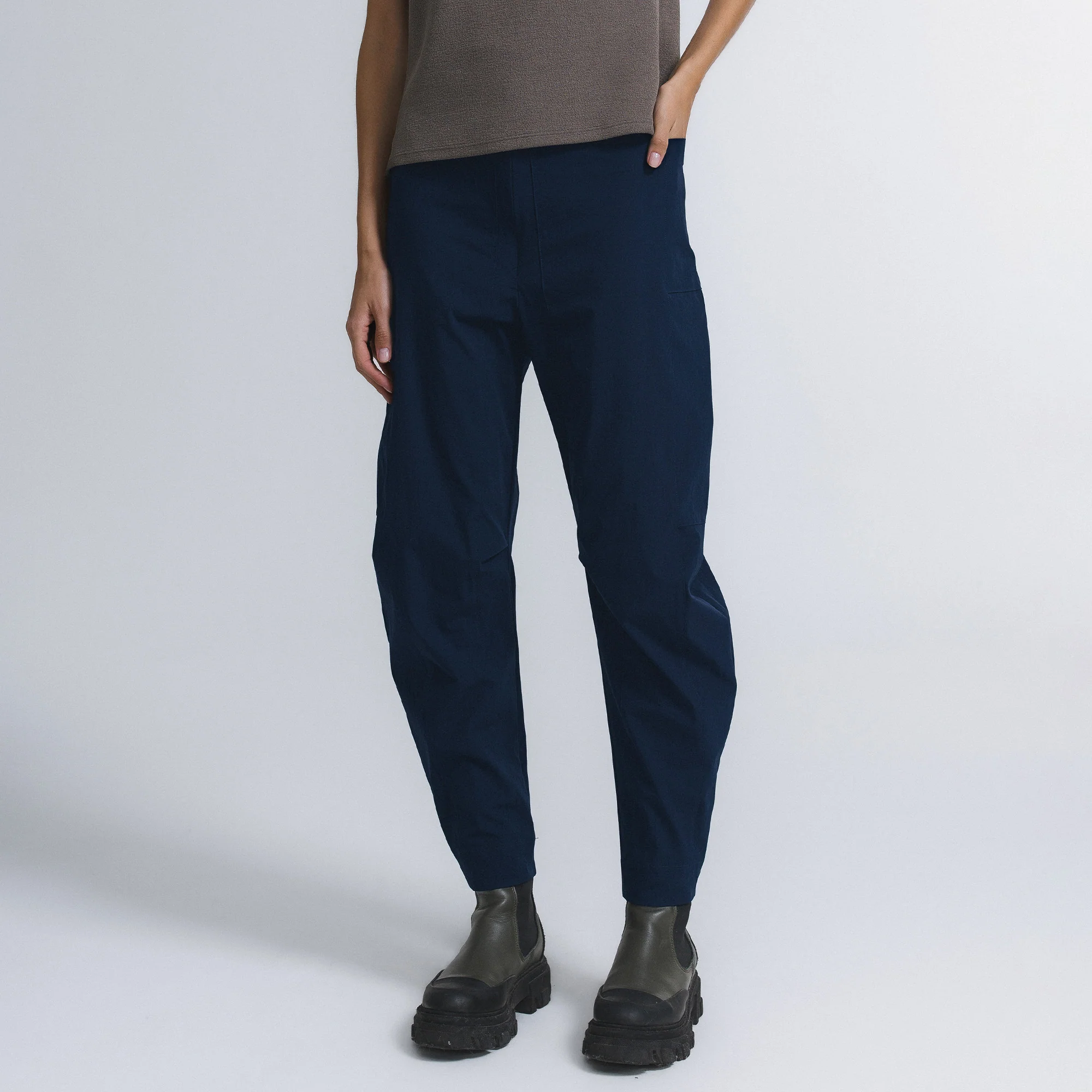 Futureform Pants Women - Image 3