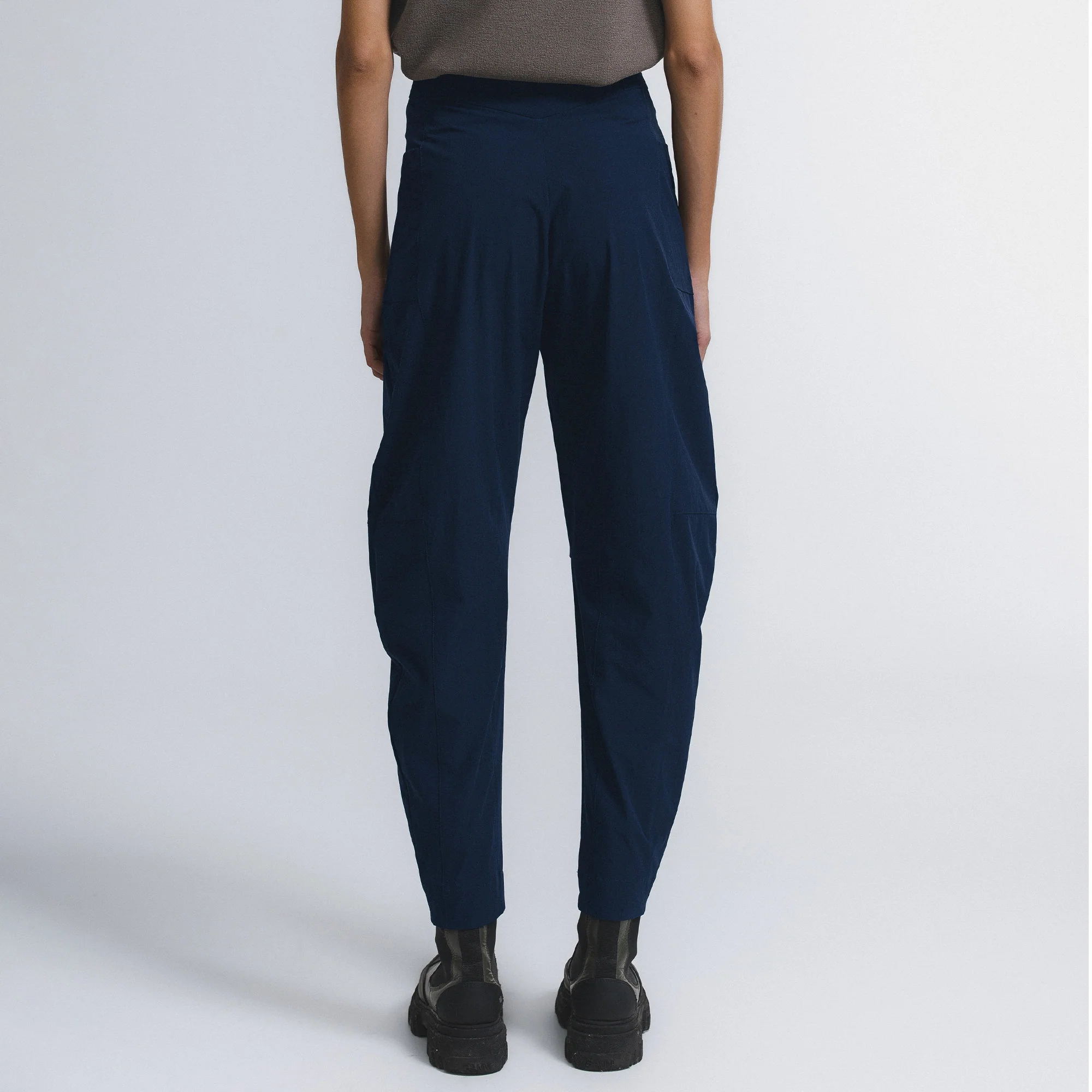 Futureform Pants Women - Image 4