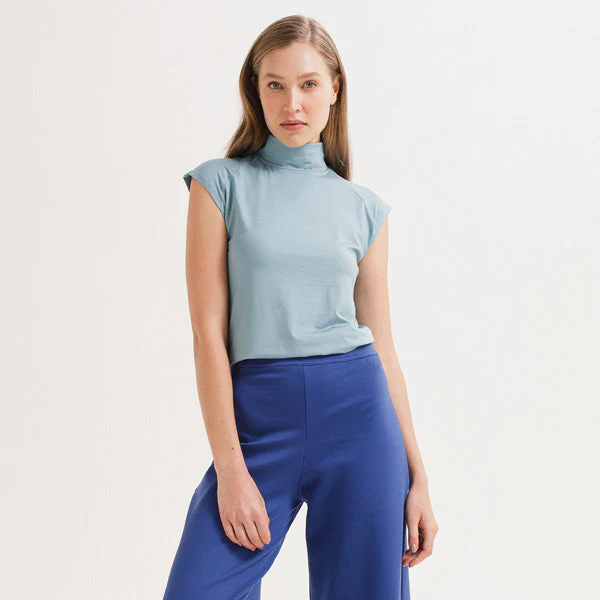 High Neck - Image 13