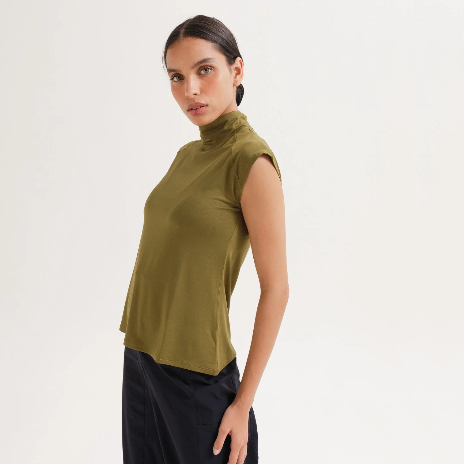 High Neck - Image 22