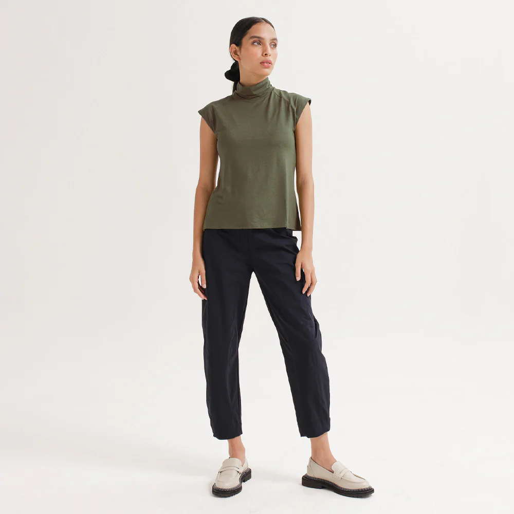 High Neck - Image 57