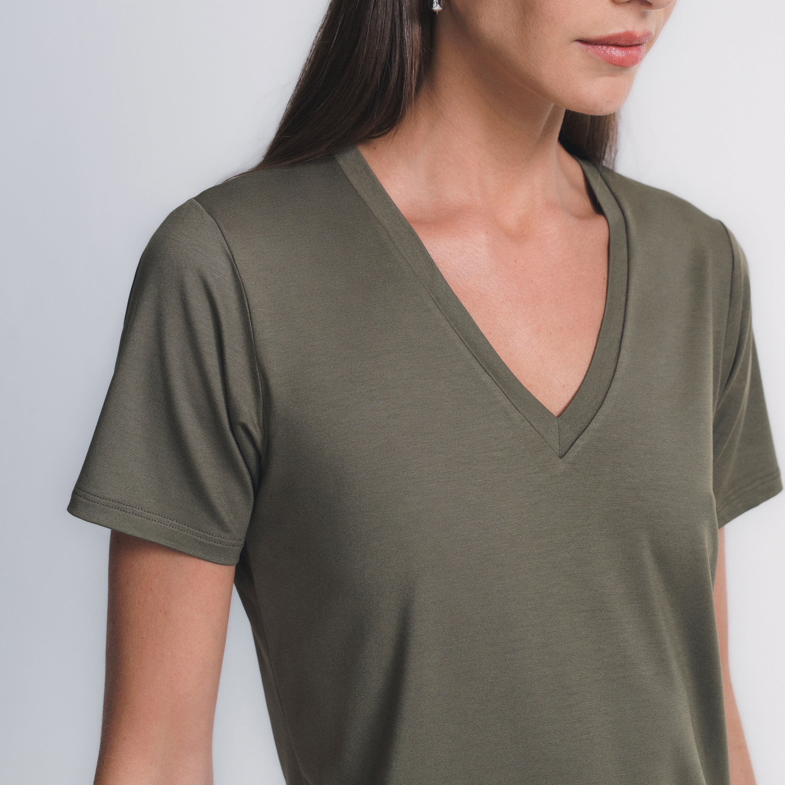 Tech T-Shirt Gola V Neck - Image 11