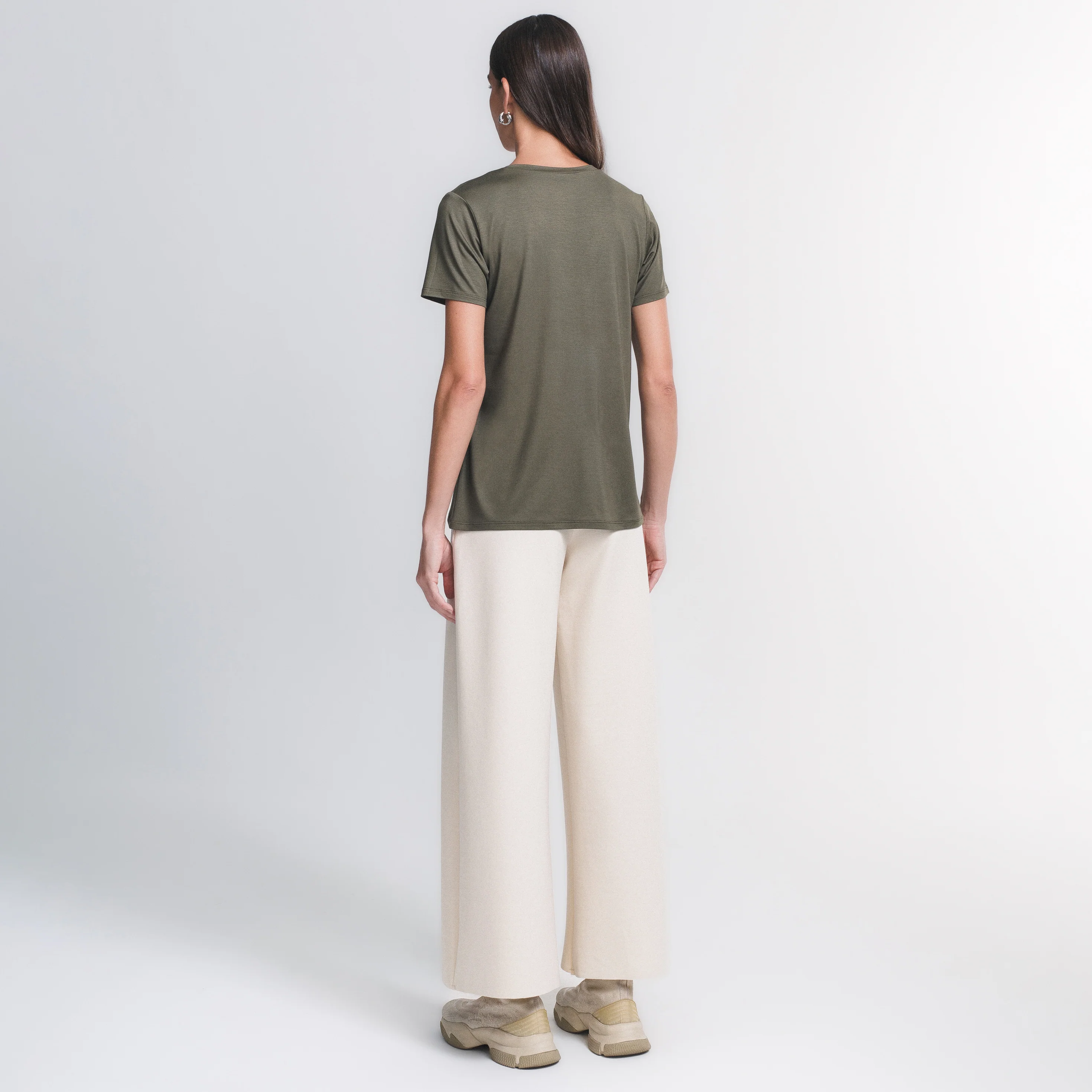 Tech T-Shirt Gola V Neck - Image 9